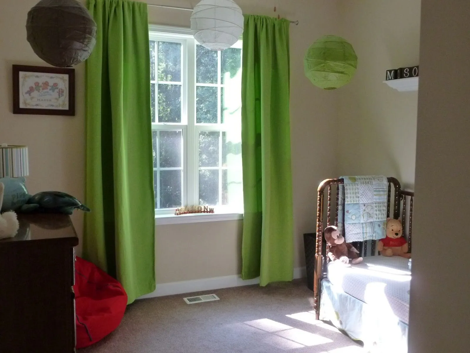 interior-green-fabric-window-curtains-on-the-hook-and-colorful-lantern-on-the-ceiling-connected-by-cream-wall-pleasing-look-of-master-bedroom-window-treatments-prettify-your-bedroom