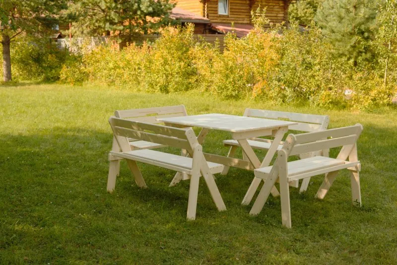 Садовые столы и скамейки