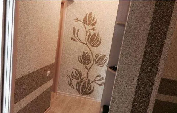 рисунок на жидких обоях в коридоре