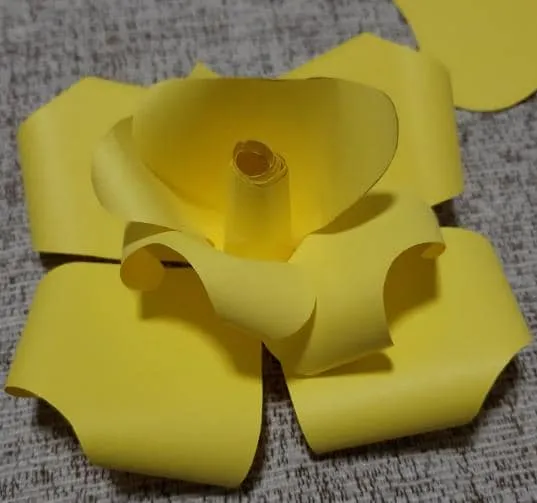 Цветы из бумаги — схемы и шаблоны для создания бумажных цветов этап 27