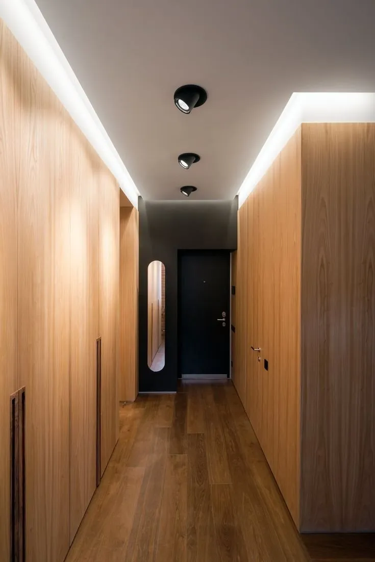 Точечное освещение в коридоре