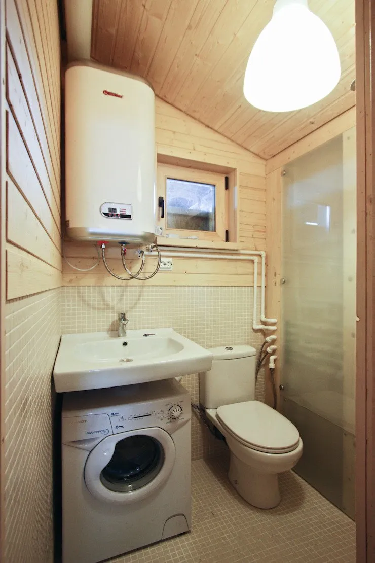 Ванная комната с туалетом на даче