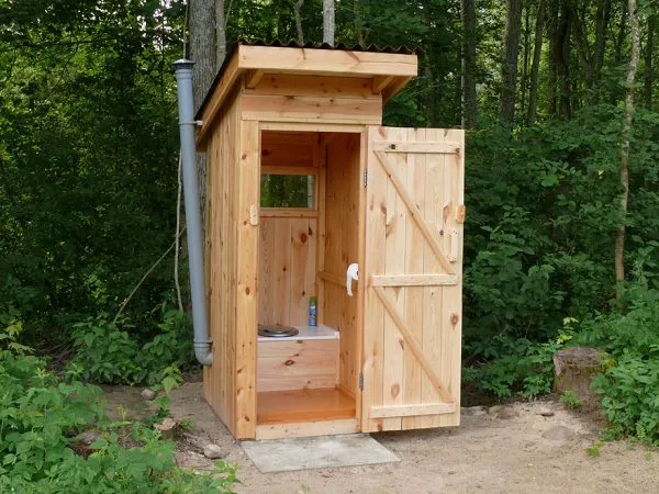 Дачный туалетный домик