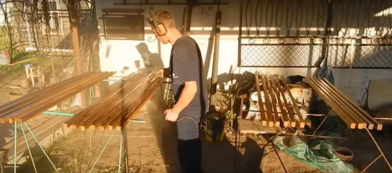 Наносим лакокрасочное покрытие