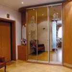 Зеркальный шкаф