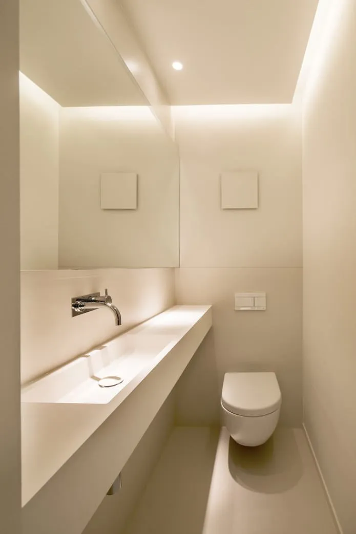 потолок гипсокартон в маленьком туалете