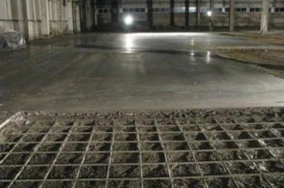 Армирование сеткой бетонного пола в гараже