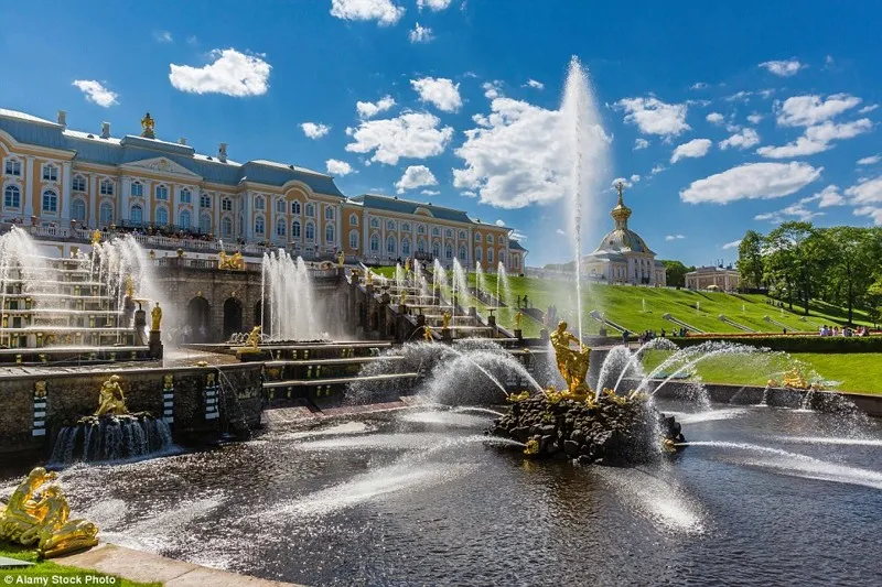 Дворцово-парковый ансамбль Петергоф.