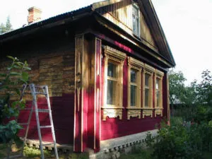 до и после покраски старого деревянного дома